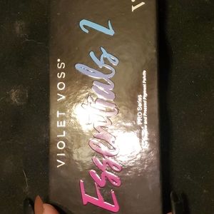 VIOLET VOSS ESSENTIALS 2